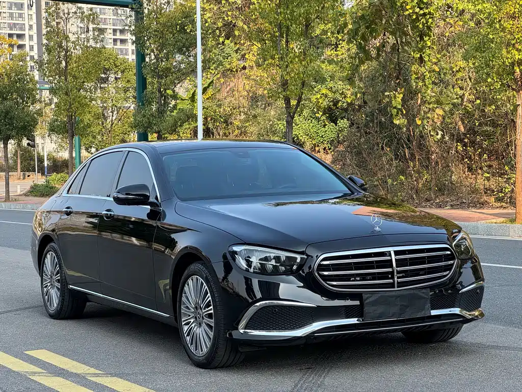 Mercedes-Benz E-Class 2022 — фото 3