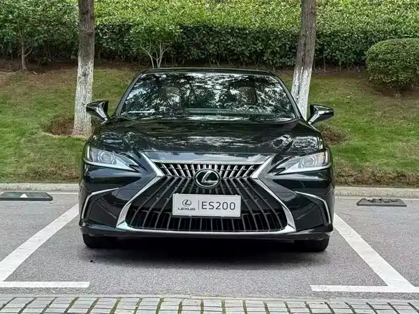 Lexus ES 2024