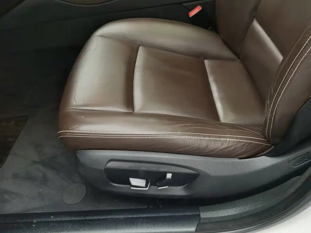 BMW 5 Series 2015 — фото 20