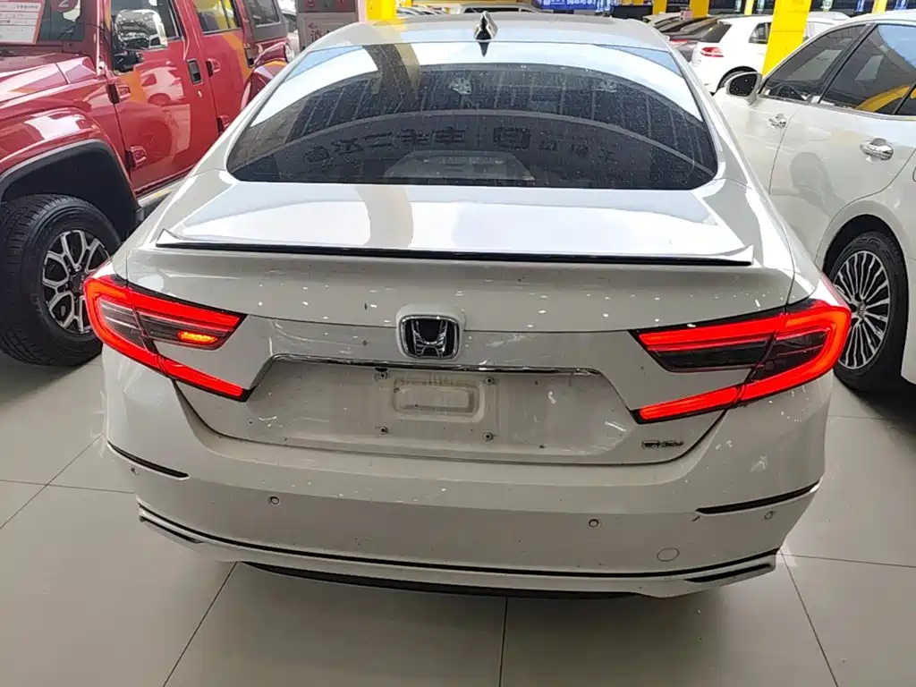 Honda Accord 2023 — фото 6