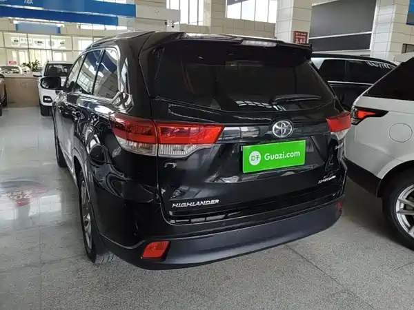 Toyota Highlander 2021