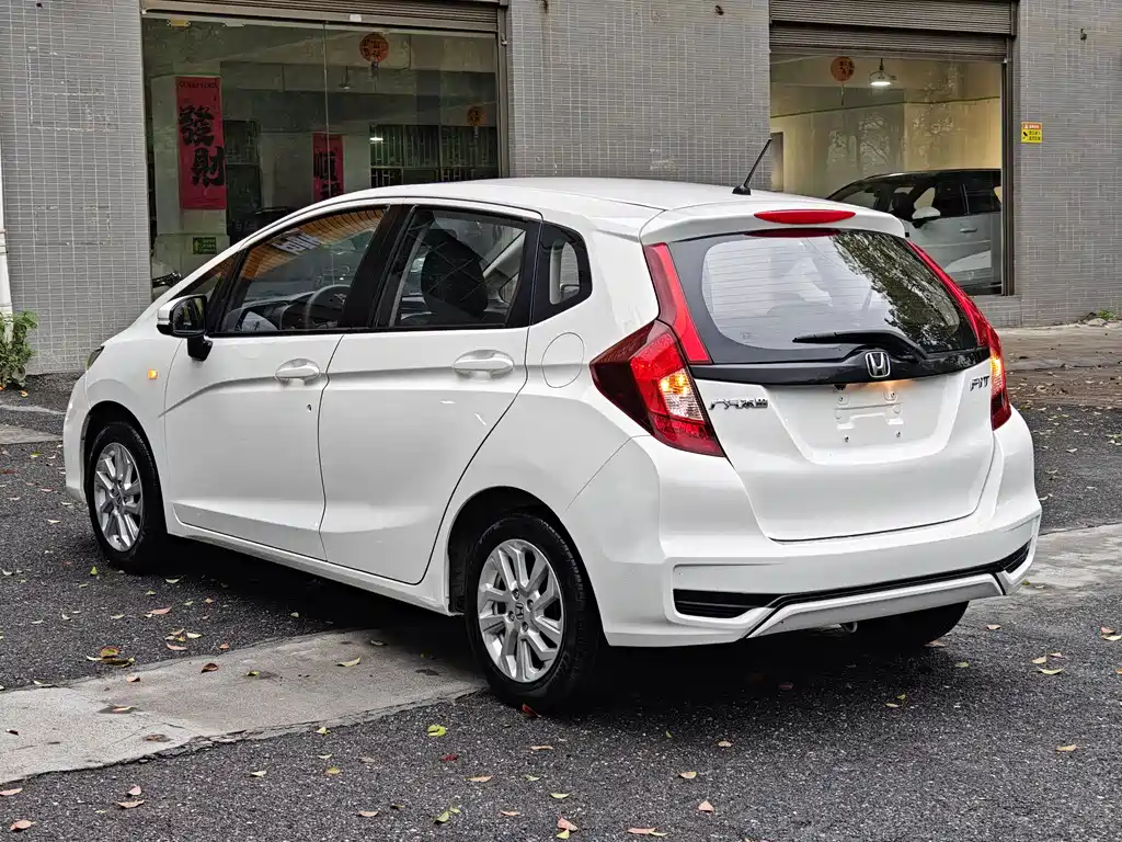 Honda Fit 2018 — фото 5