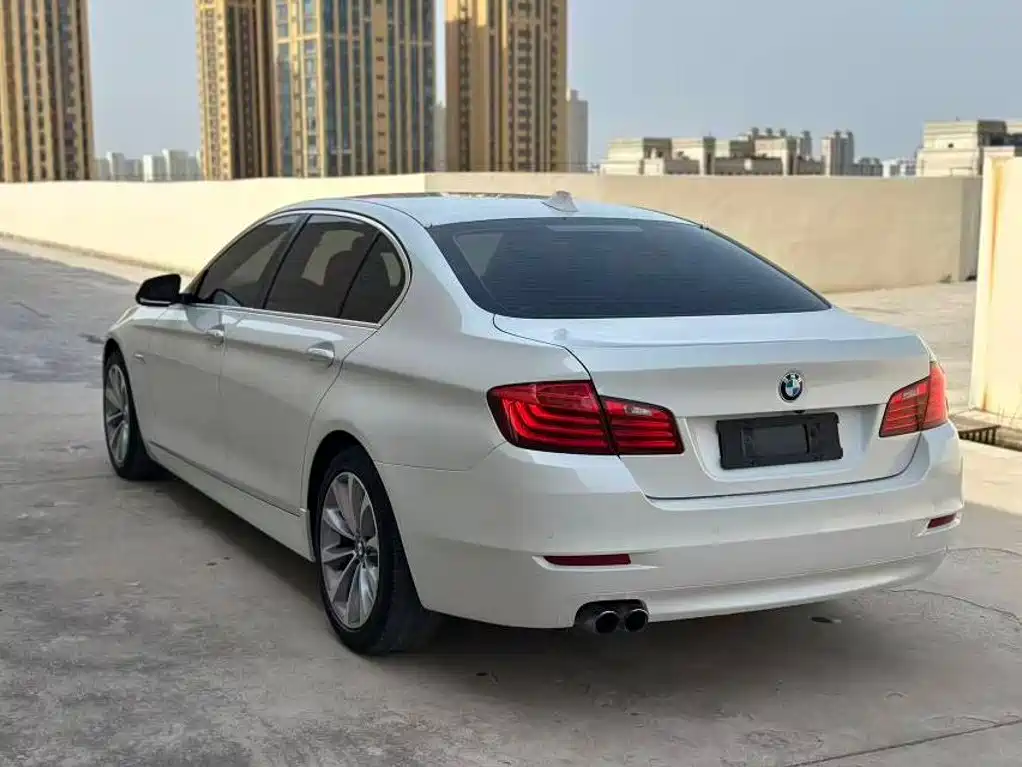 BMW 5 Series 2016 — фото 9