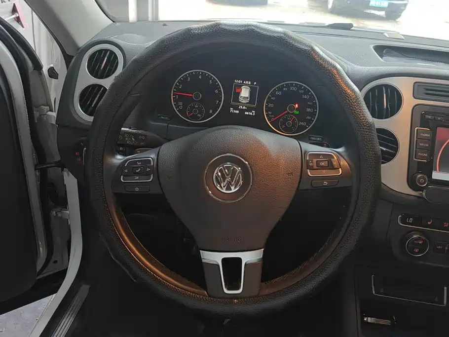 Volkswagen Tiguan 2016 — фото 15