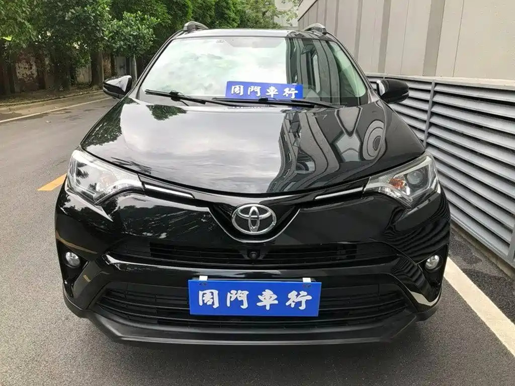 Toyota RAV4 2019 — фото 2