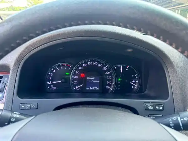 Toyota Crown 2014