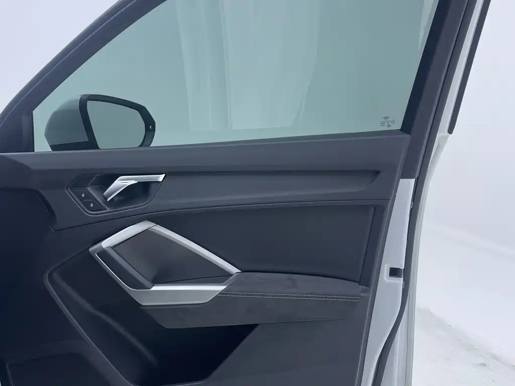 Audi Q3 2022 — фото 28