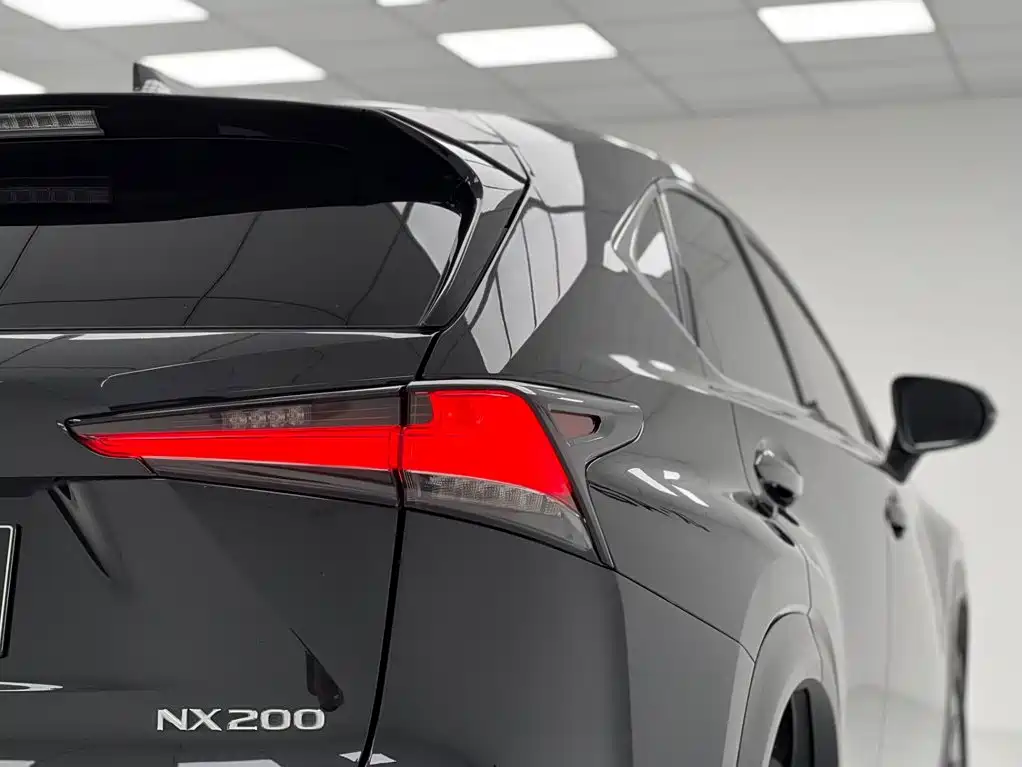 Lexus NX 2021 — фото 9