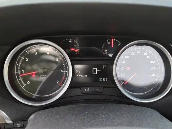 Peugeot 408 2016