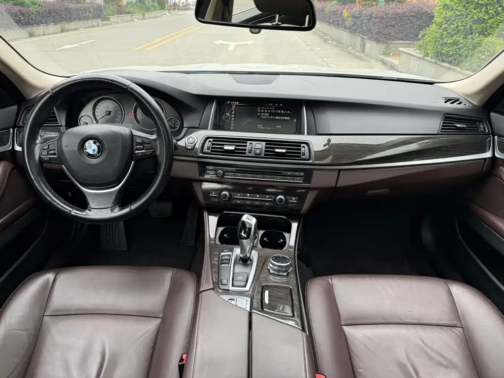 BMW 5 Series 2014 — фото 18