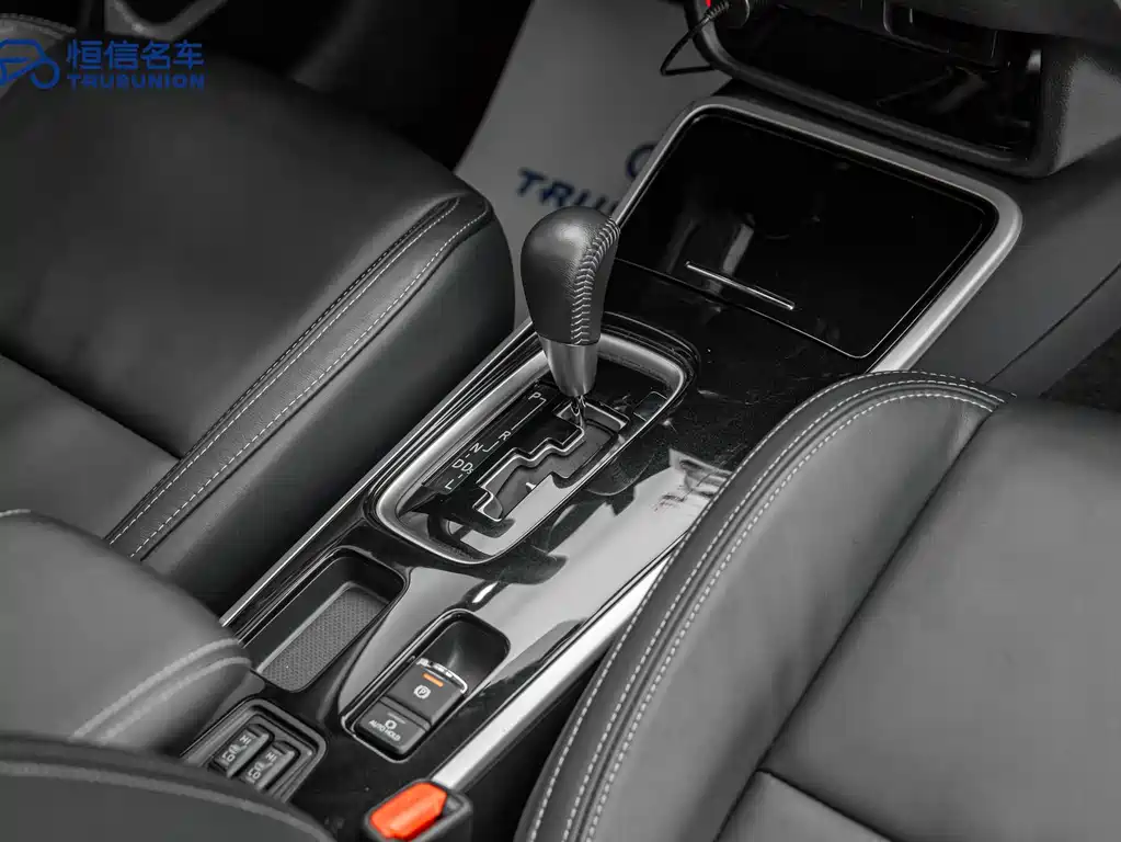 Mitsubishi Outlander 2020 — фото 17