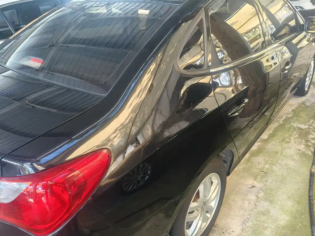 Hyundai Elantra 2015 — фото 11