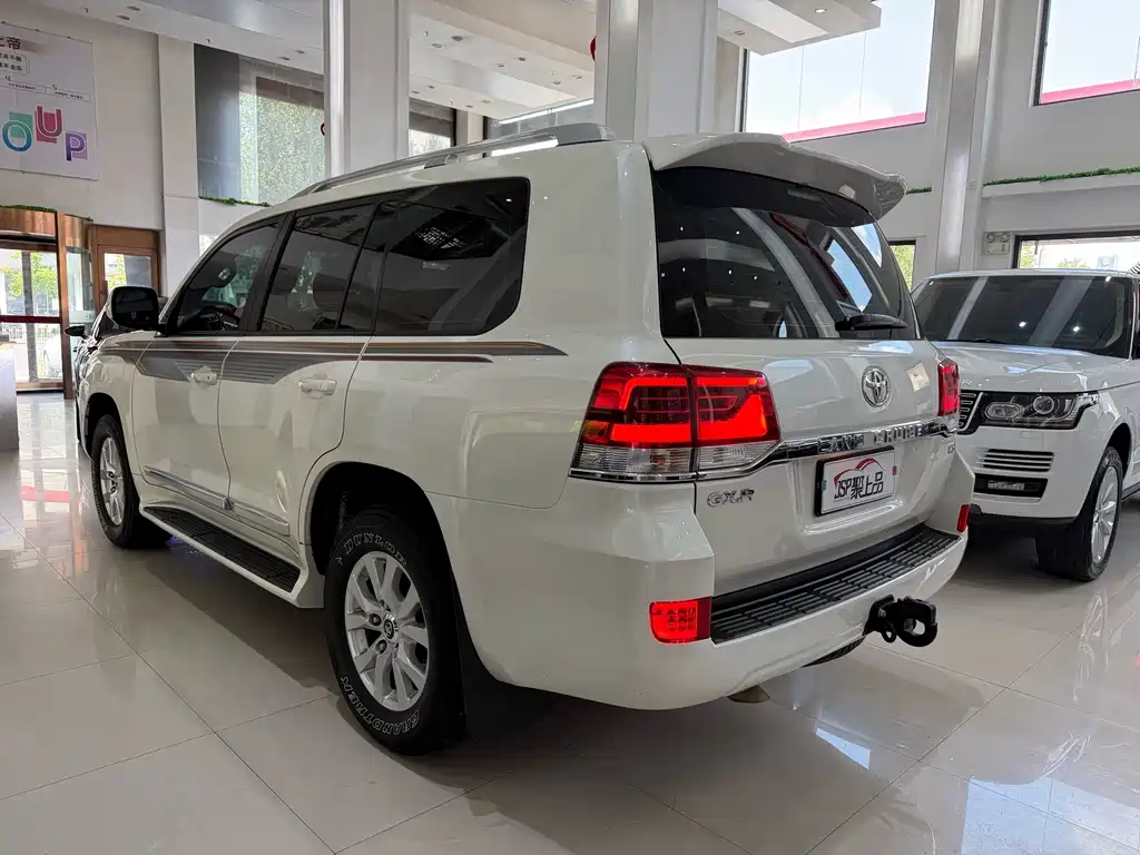 Toyota Land Cruiser 2017 — фото 14
