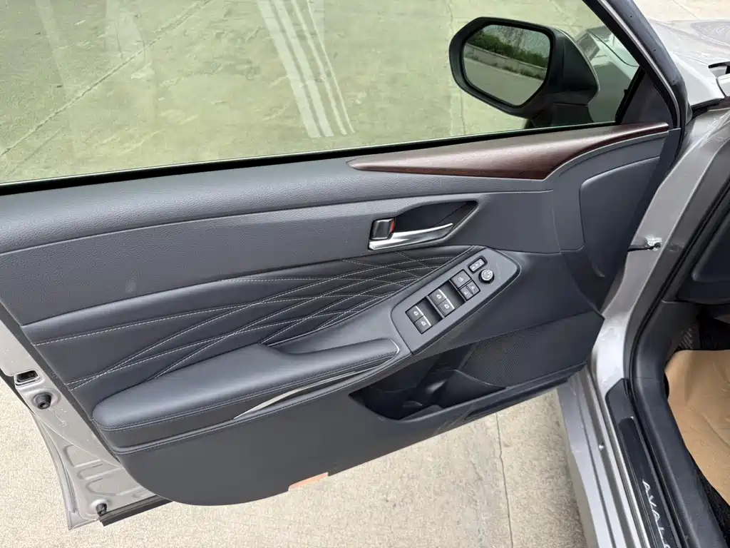 Toyota Avalon 2019 — фото 9