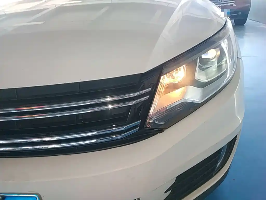 Volkswagen Tiguan 2016 — фото 24