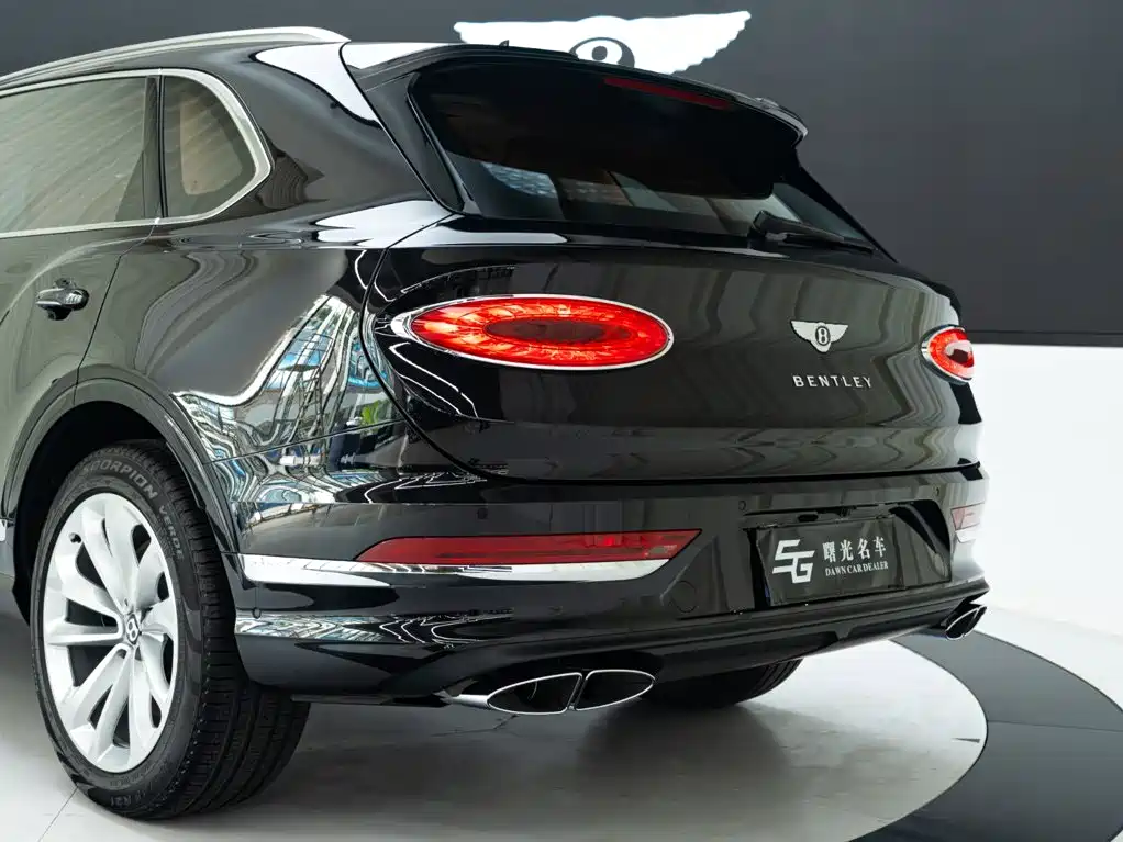 Bentley Bentayga 2025 — фото 19