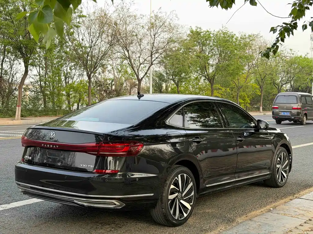 Volkswagen Passat 2021 — фото 4