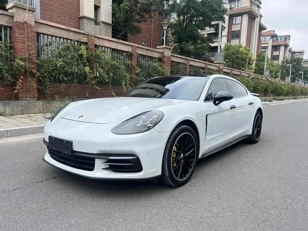 Porsche Panamera 2019