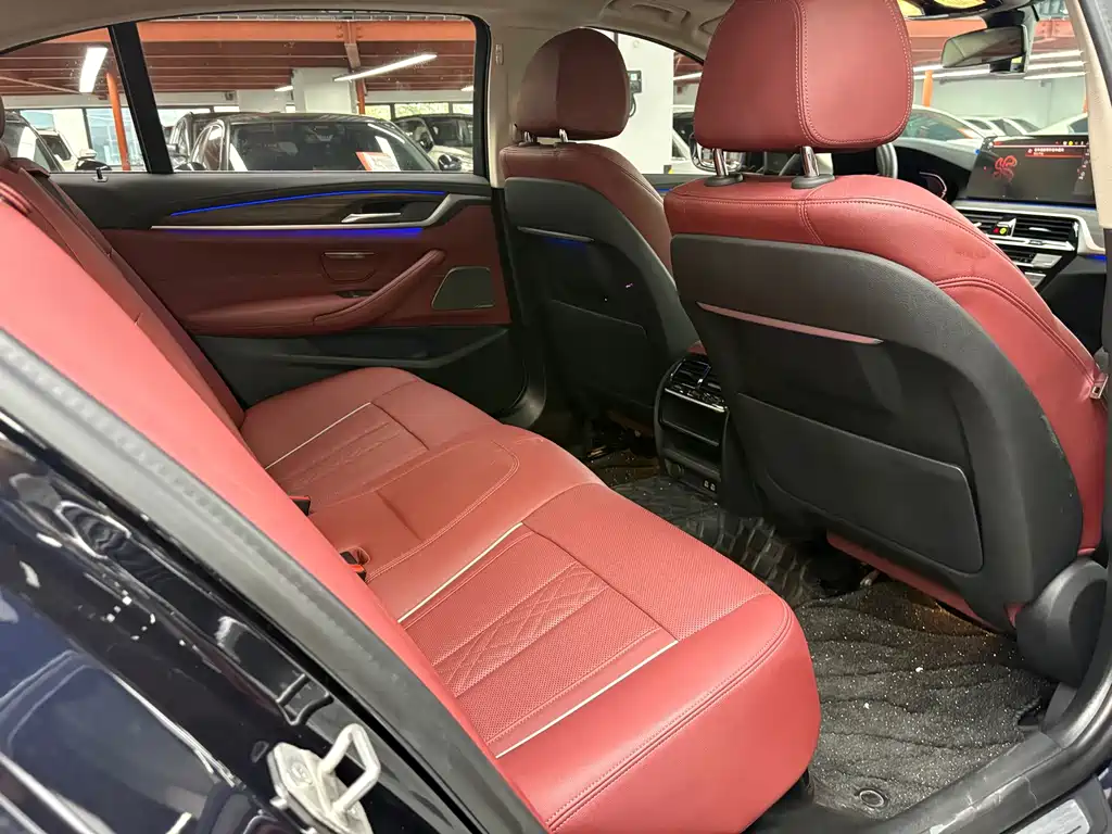 BMW 5 Series 2023 — фото 12