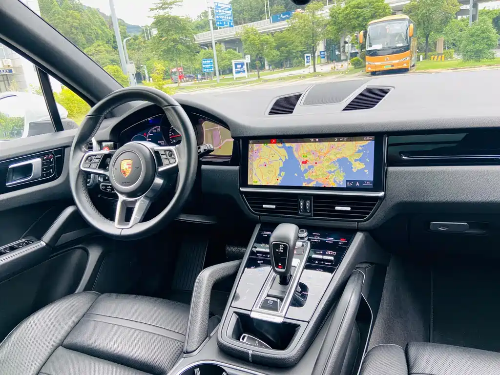 Porsche Cayenne 2019 — фото 18