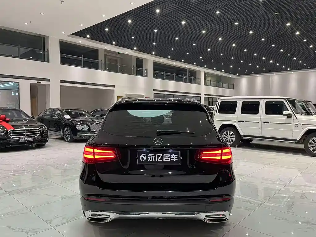 Mercedes-Benz GLC 2017 — фото 17