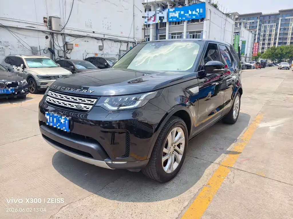 Land Rover Discovery 2017 — фото 1