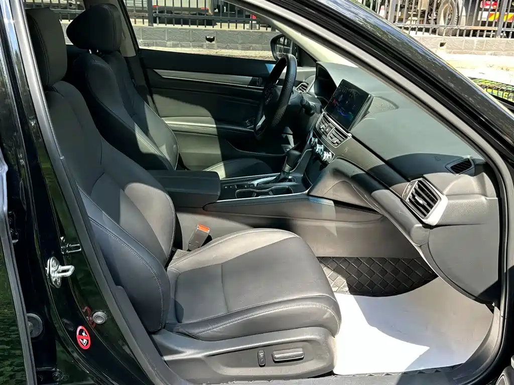 Honda Accord 2022 — фото 15