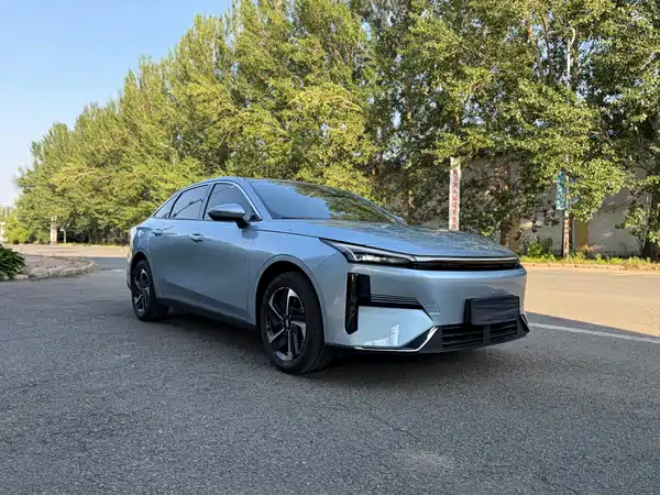 Geely Galaxy L6 2025