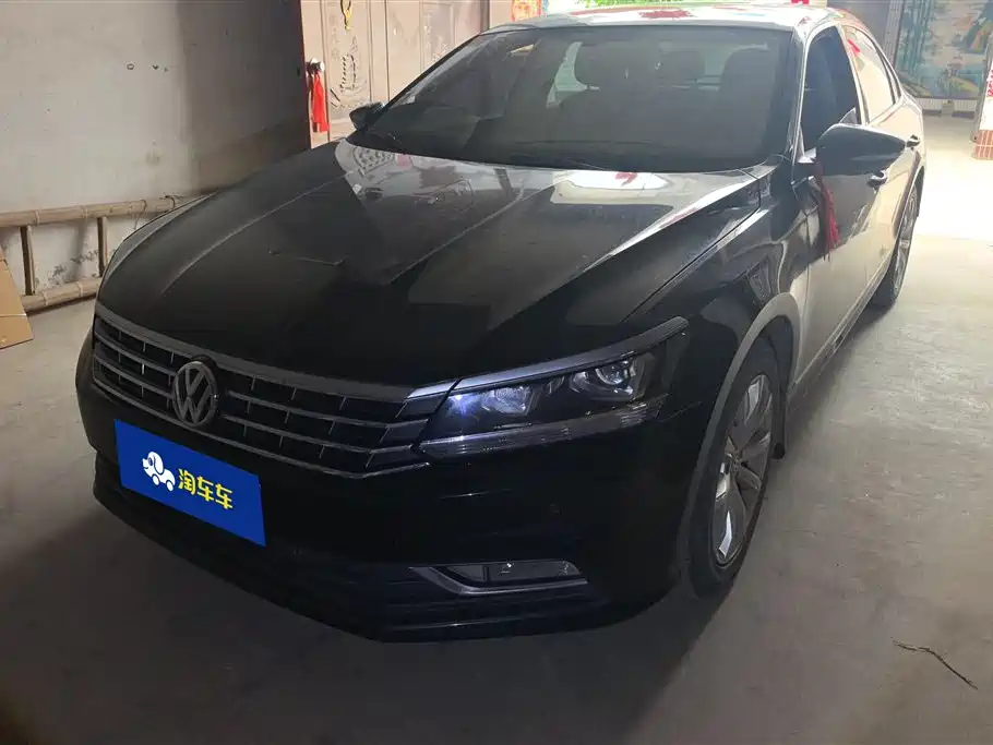 Volkswagen Passat 2018 — фото 1