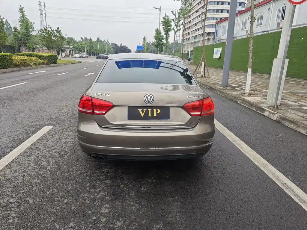 Volkswagen Passat 2011