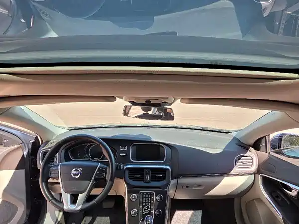 Volvo V40 2013