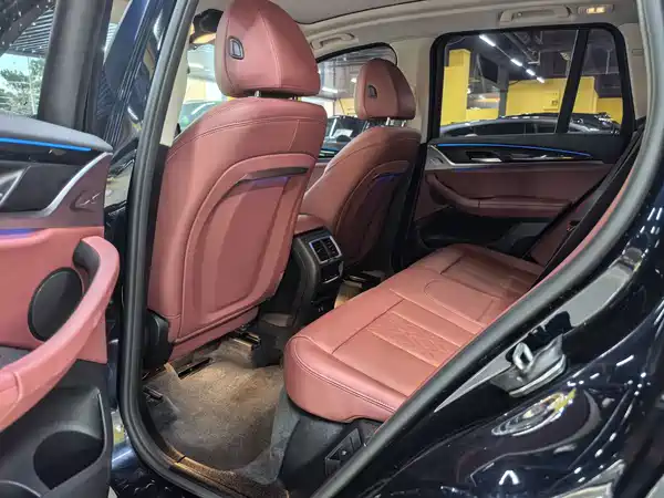 BMW iX3 2024
