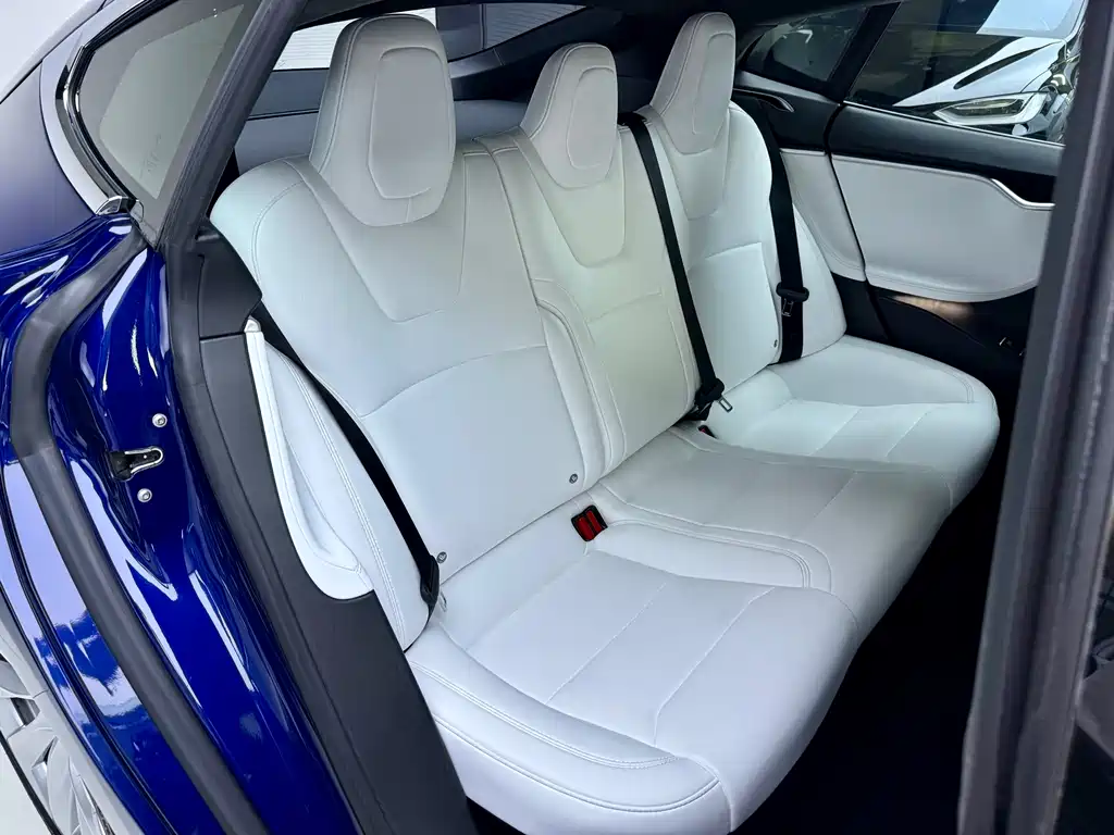 Tesla Model S 2018 — фото 12