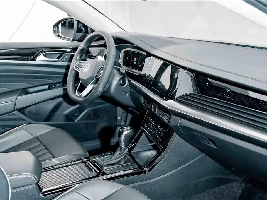 Volkswagen Passat 2023 — фото 17