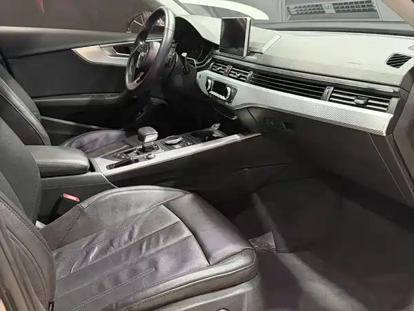 Audi A4L 2017