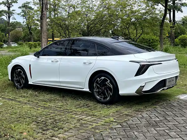 Hongqi H6 2023