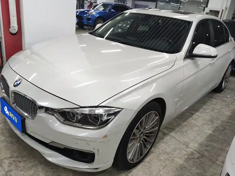 BMW 3 Series 2018 — фото 1