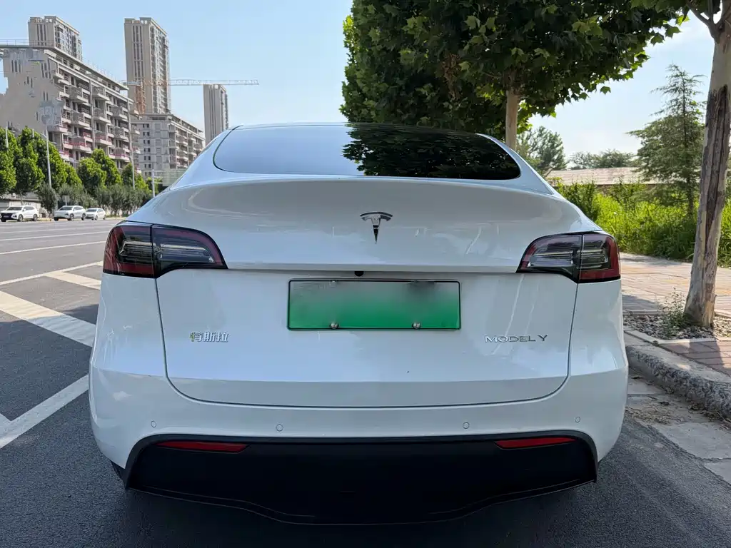 Tesla Model Y 2022 — фото 23