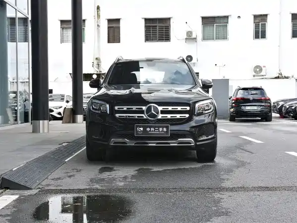 Mercedes-Benz GLB 2023