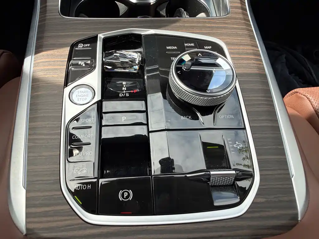 BMW X7 2025 — фото 11