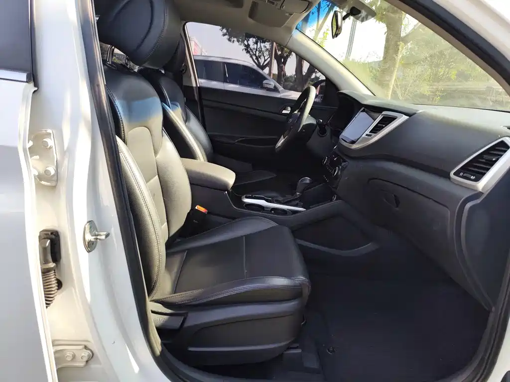 Hyundai Tucson 2016 — фото 15