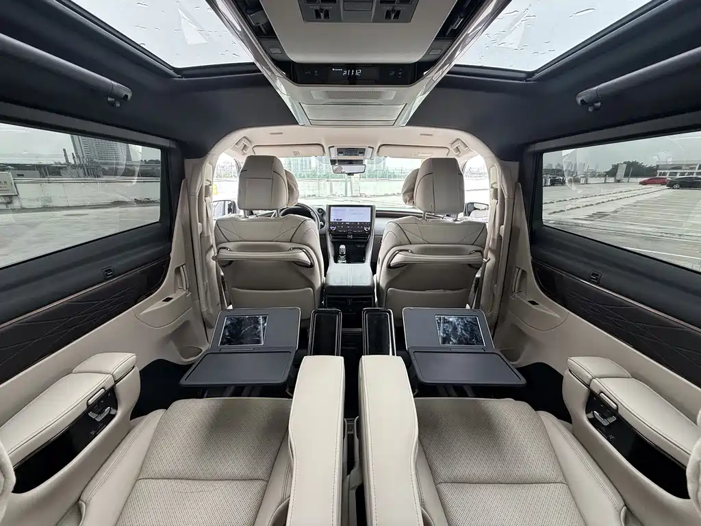 Toyota Vellfire 2024 — фото 12