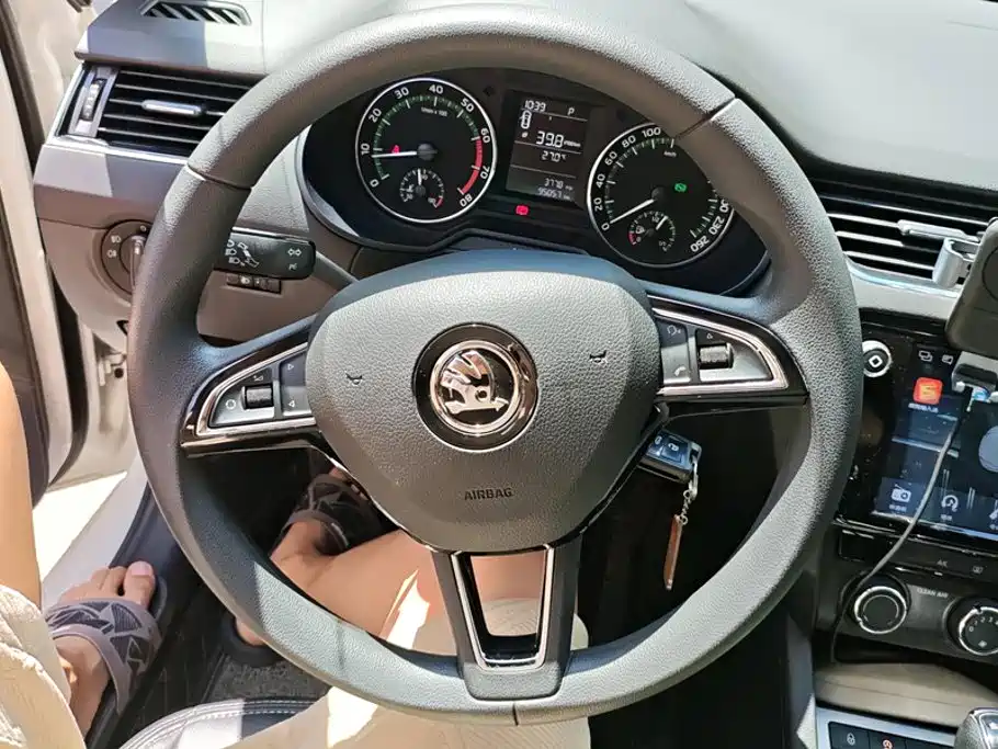 Skoda Octavia 2019 — фото 15