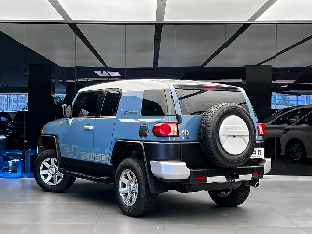 Toyota FJ Cruiser 2019 — фото 4