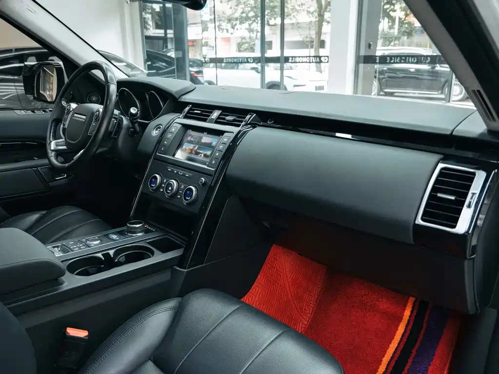 Land Rover Discovery 2019 — фото 18
