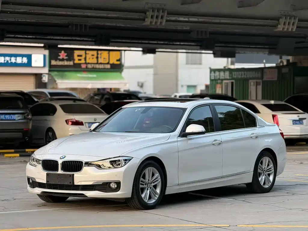 BMW 3 Series 2017 — фото 1