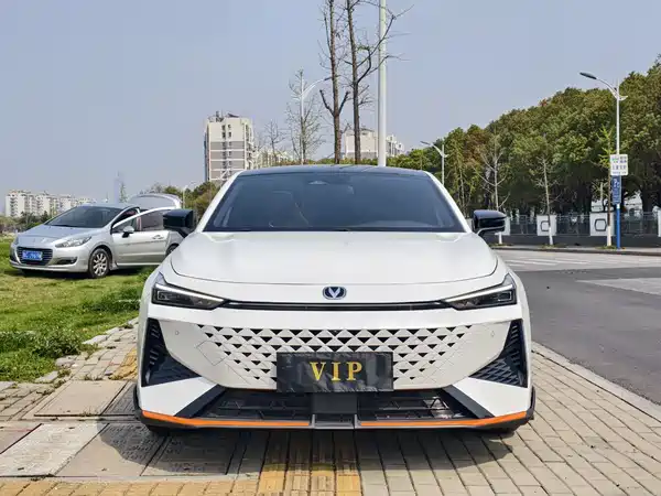 Changan UNI-V 2024