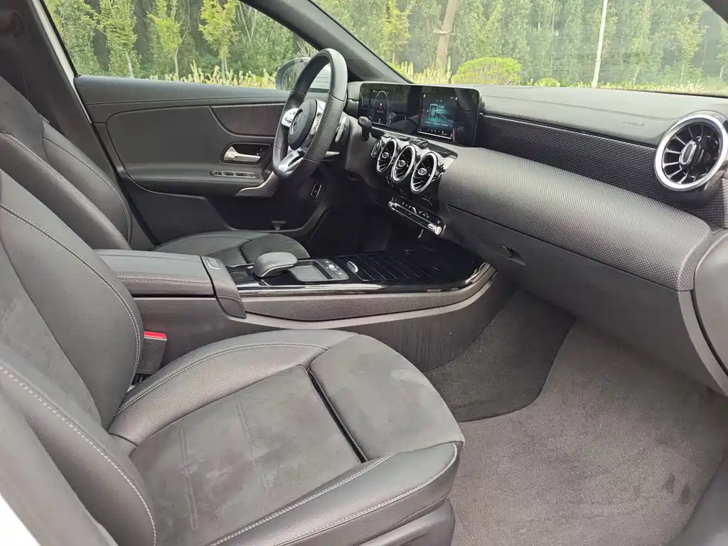 Mercedes-Benz A-Class 2019 — фото 10