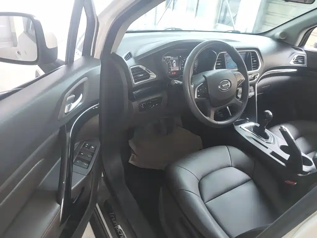 GAC Trumpchi GS4 2016 — фото 16