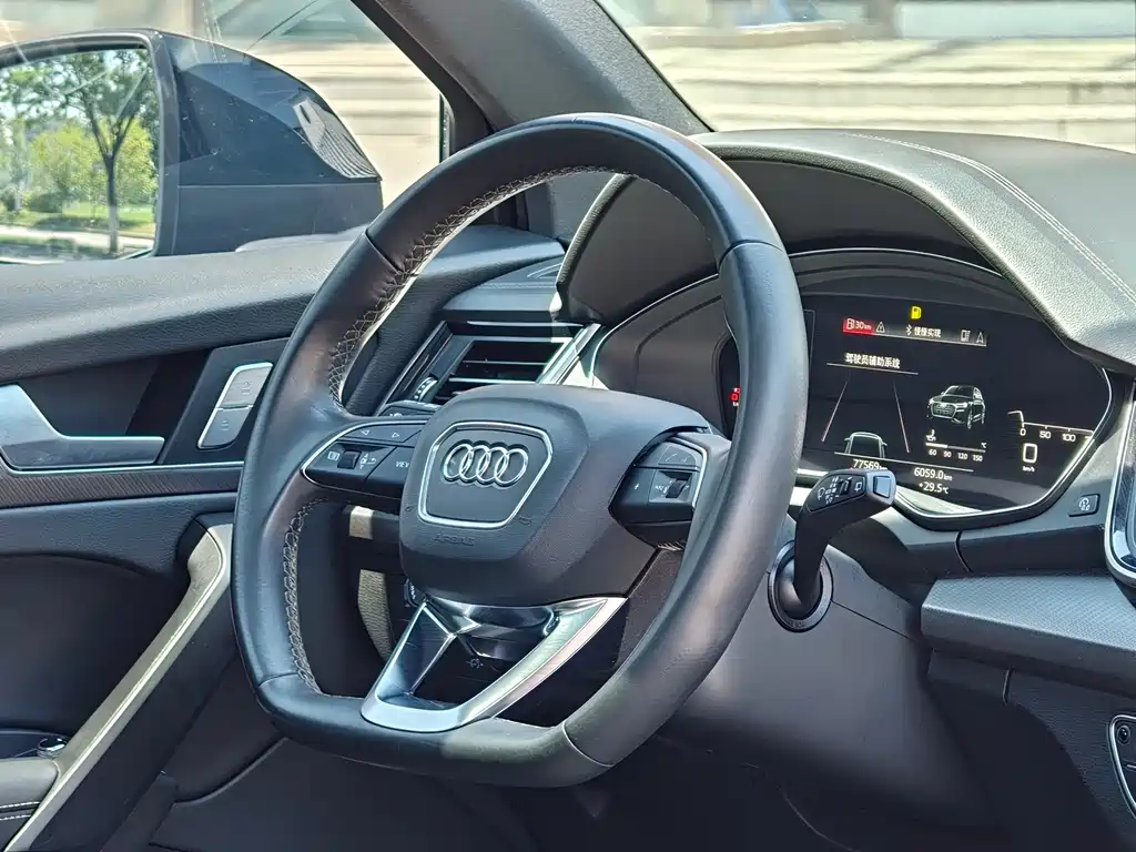 Audi Q5L 2023 — фото 13